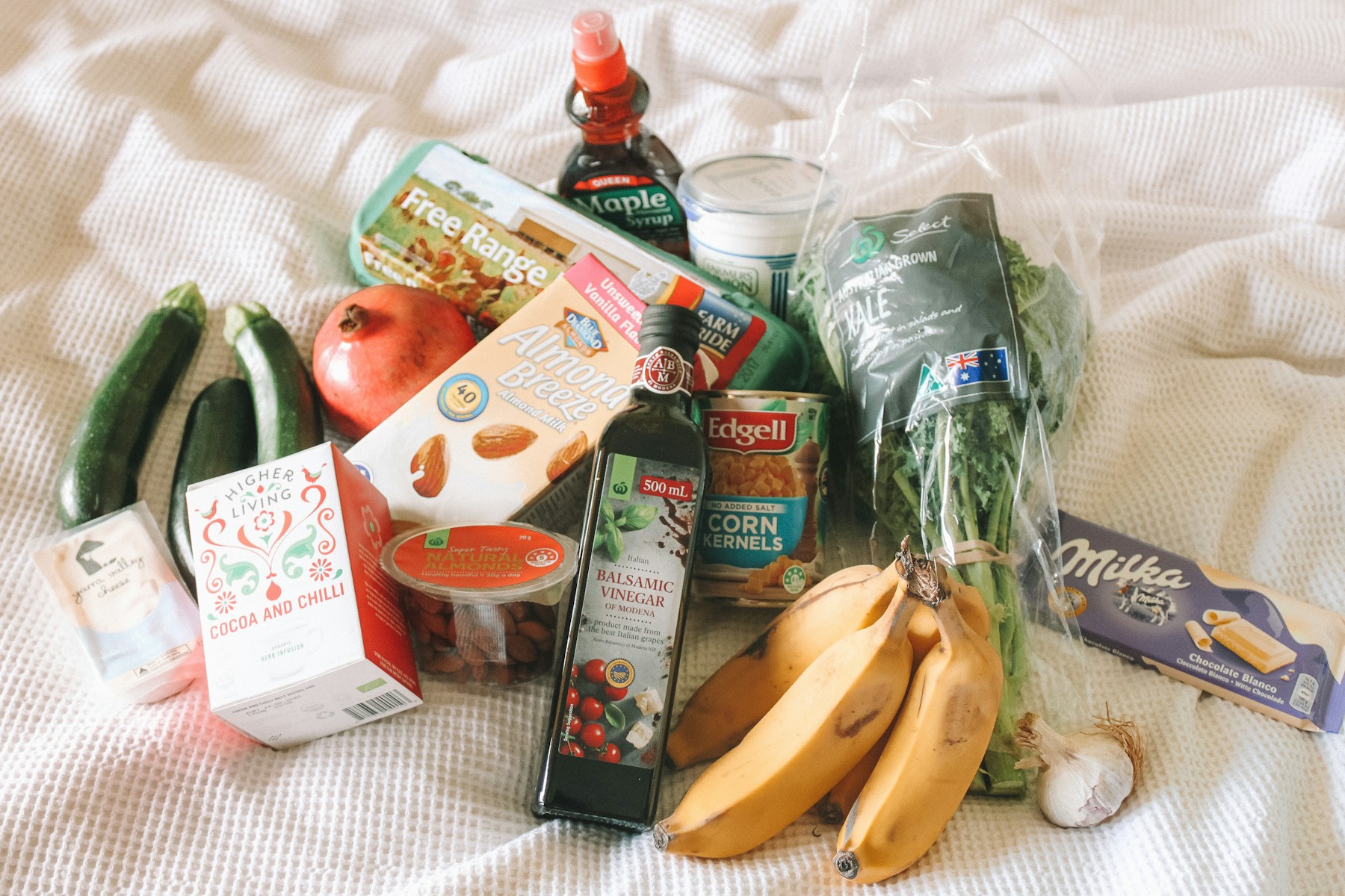 Étal de fruits et légumes frais du marché